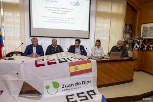 El Real Club Náutico Torrevieja pone en marcha la nueva instalación de placas solares que reducirá costes y emisiones de carbono