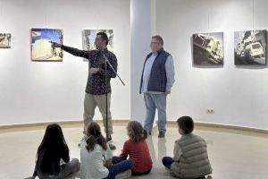Emilio Cárdenas expone su «Jerga urbana» en la Casa de Cultura