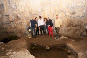 La Diputación abre una nueva senda de acceso a la Cova de l’Or y ampliará el itinerario visitable del enclave