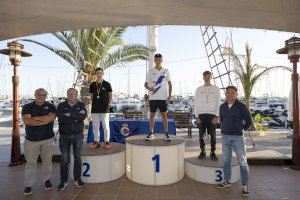 El equipo de windsurf del RCN Torrevieja logra cinco oros, una plata y dos bronces en la segunda prueba autonómica