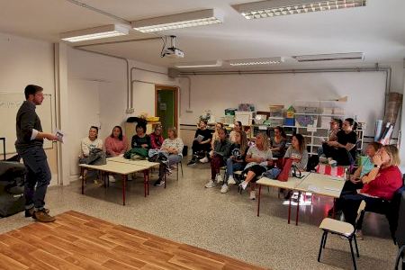 Protección Civil organiza charlas formativas sobre el uso del RCP, del kit antiatragantamiento y primeros auxilios en el colegio de Almenara