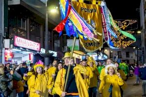 Más de 4.600 peñistas toman esta noche las calles de Benidorm en la festiva ‘Entrada de  Penyes’