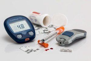 Sanidad duplicará el número de personas que se beneficiarán de medidores de glucosa en 2024
