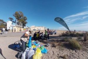 La playa l’Alcúdia de Nules alberga una jornada de concienciación sobre la conservación del entorno marino