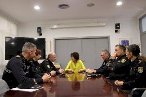 La alcaldesa de Quart de Poblet mantiene un encuentro con los mandos de la policía nacional