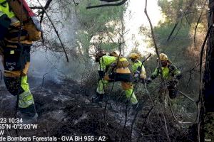 Los bomberos dan por controlado el incendio de Ràfol d’Almúnia