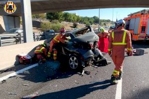Accident de trànsit amb ferits després d'un xoc entre dos vehicles a Paterna