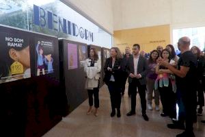 Alumnos de Artes Plásticas del IES Pere Maria Orts i Bosch denuncian la violencia contra las mujeres en una exposición