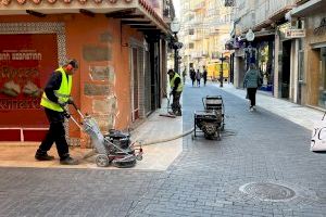 L’Ajuntament de Vinaròs aplica un tractament antilliscant als carrers Major i Sant Cristòfol