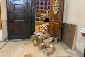 El Ayuntamiento condena un acto vandálico a las puertas del consistorio