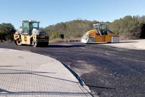 Comienzan las obras de renovación del pavimento y mejora de la accesibilidad en el Polígono Tras Castell de Almenara