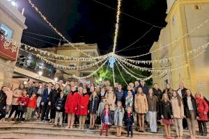 Un municipio alicantino recibe la Navidad con un Poblado de Elfos y un Nacimiento gigante