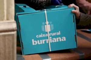 Caixa Rural Burriana reparte el aguinaldo a los pensionistas y los calendarios de 2024