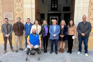 La delegada del Consell a Castelló es reunix amb l'alcalde de Benicarló i visita la Conferència Sant Vicenç de Paül