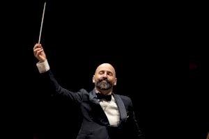 El viola Antoine Tamestit inicia su residencia en el Palau de la Música con la Orquesta de València y Pierre Bleuse