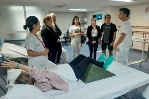 El Hospital Doctor Balmis recibe la visita de estudiantes de Fisioterapia del University College South Denmark
