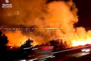 VIDEO | Los bomberos dan por controlado el incendio de Benicàssim