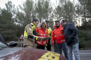 La presidenta de la Diputación de Castellón se desplaza a Les Useres para preocuparse por la evolución del incendio