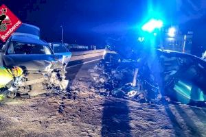 Un brutal choque entre dos vehículos deja un fallecido y varios heridos de diversa consideración en Rojales (Alicante)