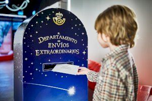 Correos instala buzones mágicos en 24 oficinas de la provincia de Valencia para enviar las cartas a Papá Noel y los Reyes Magos