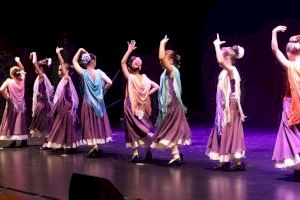 Gran éxito del Festival de Navidad del Conservatorio Elemental Municipal de Danza en el Centro Cultural de Benidorm