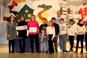 Minerva Lara Pastor, alumna de 5é de primària del col·legi Maristes, guanya el concurs de targetes de Nadal de l’Ajuntament de Dénia