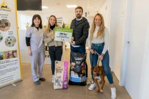El Ayuntamiento de Paterna recibe una donación de 200 kg de pienso para el Refugio de Animales