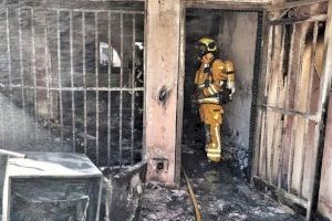 Dos heridos el arder un bungalow en El Campello