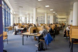 La Biblioteca de la UJI abre las 24 horas durante el periodo de exámenes de enero