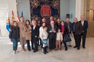Juan Sempere celebra su centenario con una visita al Salón Azul en el que trabajó 35 años como conserje