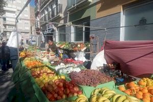 El mercado de Calvo Sotelo se traslada a la Plaza Teniente Linares por las obras en la red de saneamiento