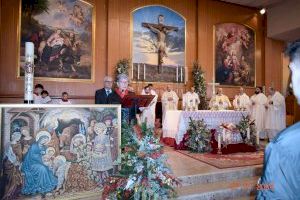El Arzobispo destaca “el regalo de la familia y el don de los hijos”, en la parroquia Sagrada Familia de Gandia