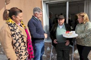 El alcalde de Orihuela felicita al oriolano Ramón García Escudero tras cumplir 100 años