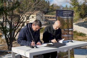 La CHJ y el Ayuntamiento de Ontinyent firman un convenio de colaboración para impulsar el proyecto de restauración del río Clariano