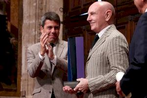 El director de cinema Iñaki Arteta Orbea rep el Premi Convivència Professor Manuel Broseta