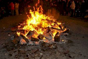 Esta noche Utiel celebra la festividad de San Antonio Abad con el encendido de cerca de un centenar de hogueras