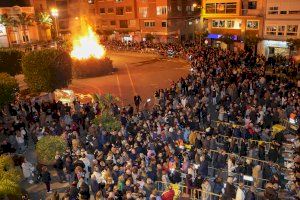 Centenares de ondenses salen a la calle para honrar a Sant Antoni