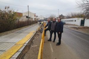 Orihuela ejecuta la reparación de varios tramos de cimbrados en la carretera de Molins-Correntías
