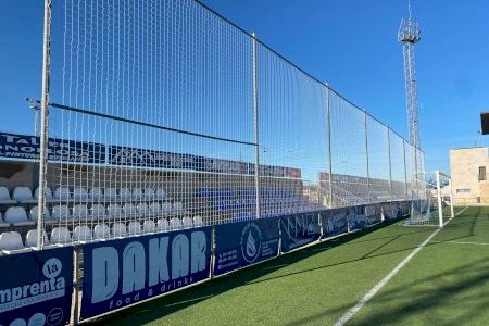 Es renoven les xarxes de protecció de l’estadi de la Ciutat Esportiva de Vinaròs