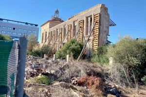 Los Verdes de Torrevieja - Compromís denuncian el mal estado de Casa Torre de los Balcones que “el PP no ha llevado a Fitur”