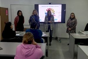 Almassora imparte el curso 'Producción Cerámica Digital' para mejorar la empleabilidad de sus vecinos
