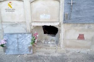 Macabre succés en un poble d'Alacant: profana tombes per a robar els objectes dels morts