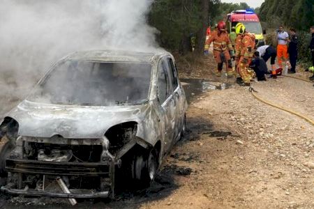 Herido con graves quemaduras un hombre al ser pasto de las llamas su vehículo entre Bétera y Náquera