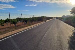 Finalitzats els treballs d’asfaltatge al poliesportiu i al camí de la Garrigosa