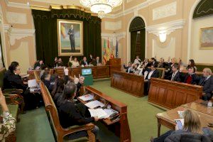 El gobierno de Castellón intentará reprobar en el pleno a Amparo Marco por “el ‘simpa’ de 130.000 euros” de la escultura del pregonero