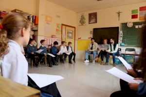 Comienza ‘alcalde a les aules’ con la visita de Falomir al colegio Puértolas Pardo