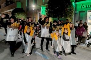 Villajoyosa celebra el Carnaval con un desfile y una fiesta de disfraces en el parque de la Barbera