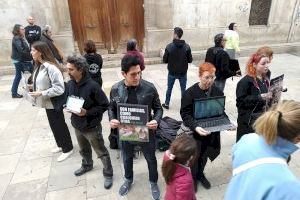 Un grupo ecologista se manifiesta en Valencia contra la explotación animal