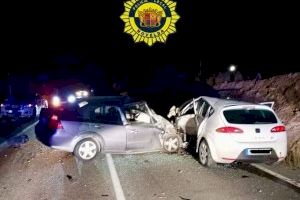 Un aparatoso accidente de tráfico en Novelda deja dos heridos leves