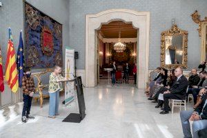 Alicante reafirma su compromiso con la lucha contra el cáncer infantil en un acto con menores afectados